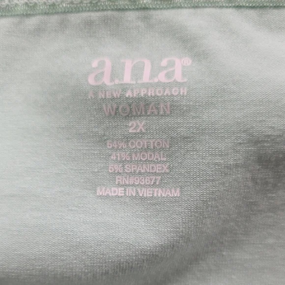 a.n.a Soft Green Top - Picture 3 of 3